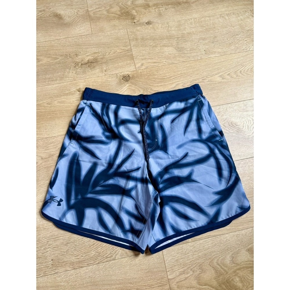 EUC Under Armour Men's palm leaf print swim trunks shorts E-Board blue size M